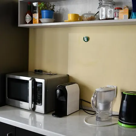 W Apartamencie Dwupokojowym Ze Wspoldzielona Kuchnia I Lazienka Проживание в семье *