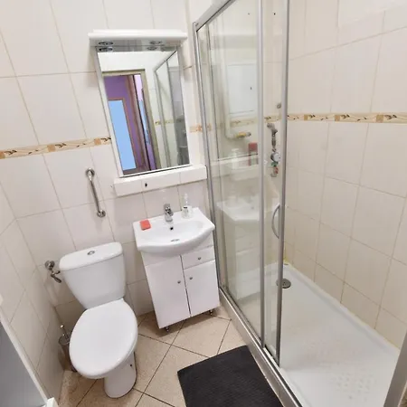 Проживание в семье W Apartamencie Dwupokojowym Ze Wspoldzielona Kuchnia I Lazienka *