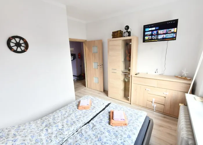 W Apartamencie Dwupokojowym Ze Wspoldzielona Kuchnia I Lazienka בית אירוח *