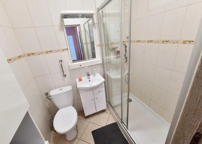 בית אירוח W Apartamencie Dwupokojowym Ze Wspoldzielona Kuchnia I Lazienka *